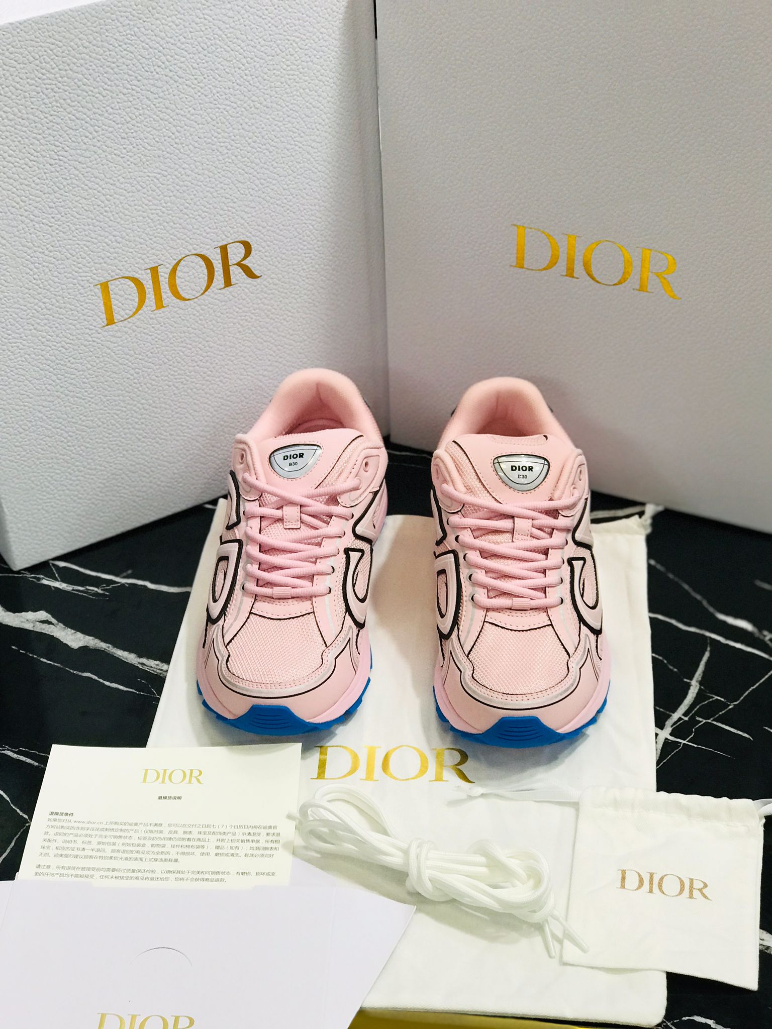 Christian Dior Tenis color rosa