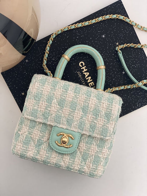 Chanel Verde Aqua Crochet con Piel