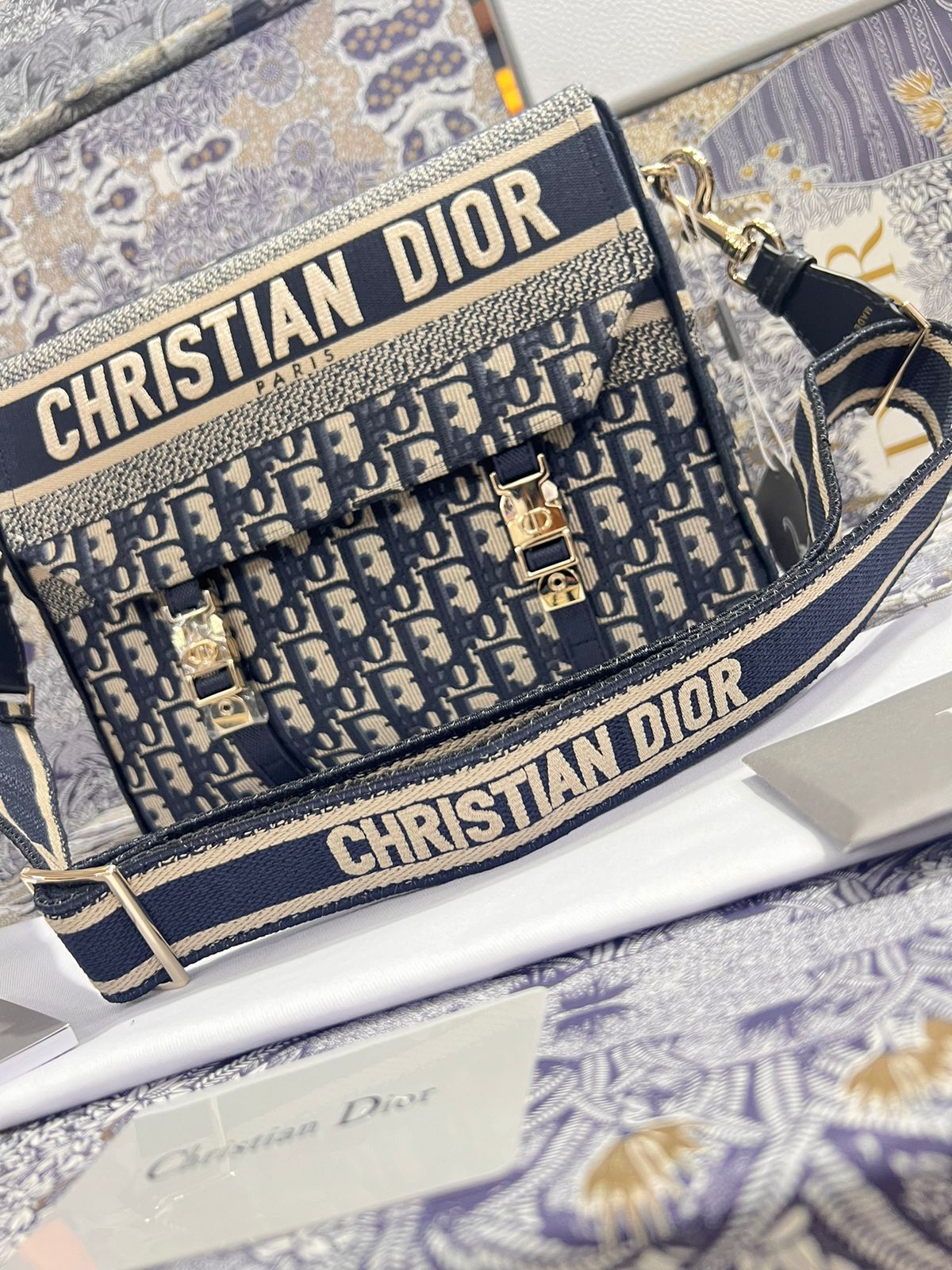 Christian Dior Negra Beige Bordada