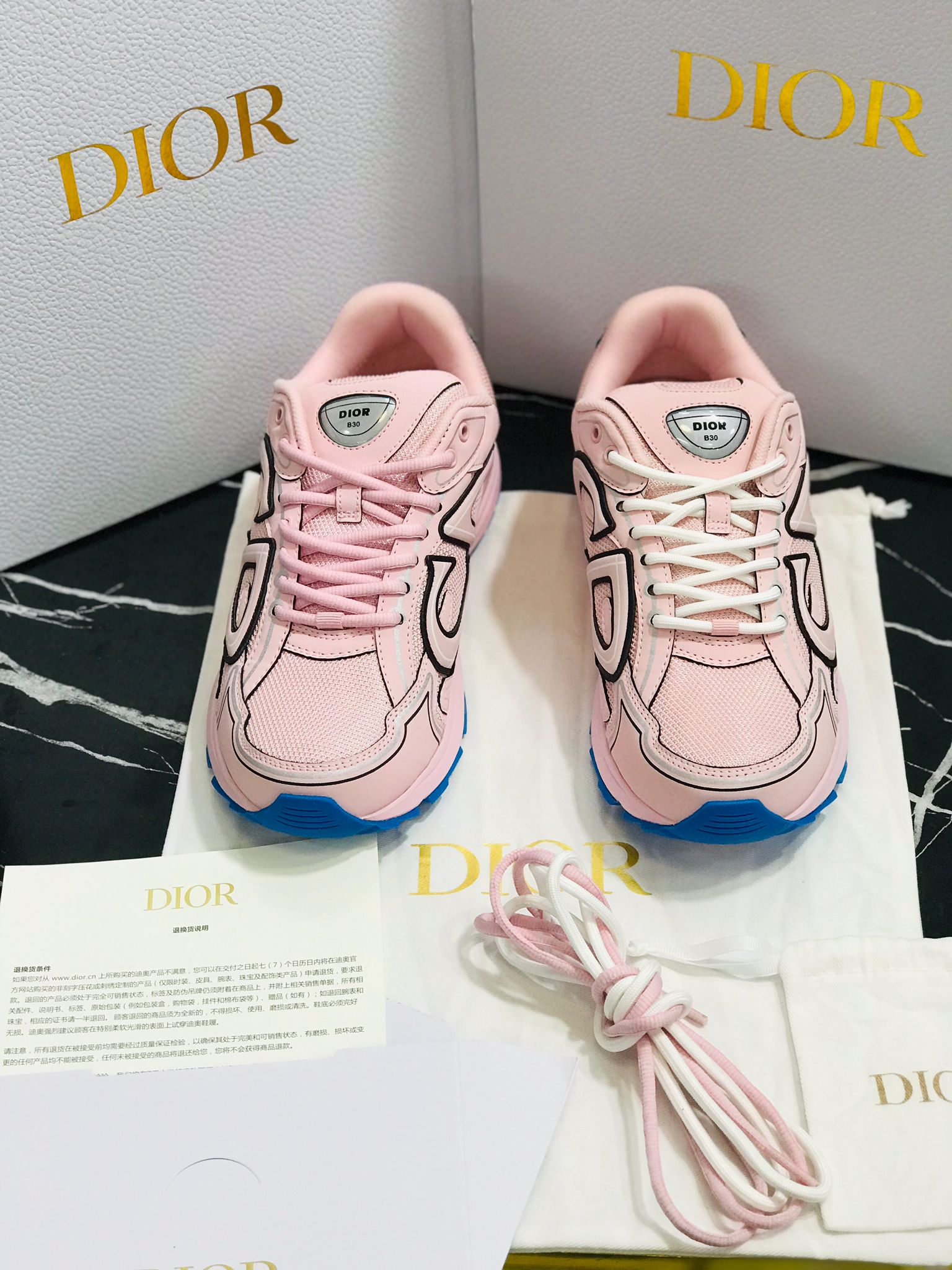 Christian Dior Tenis color rosa