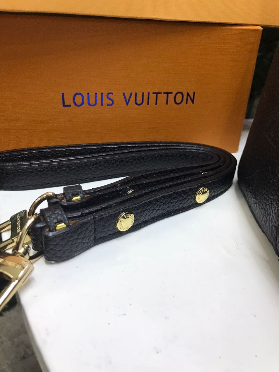 Louis Vuitton Negra Piel