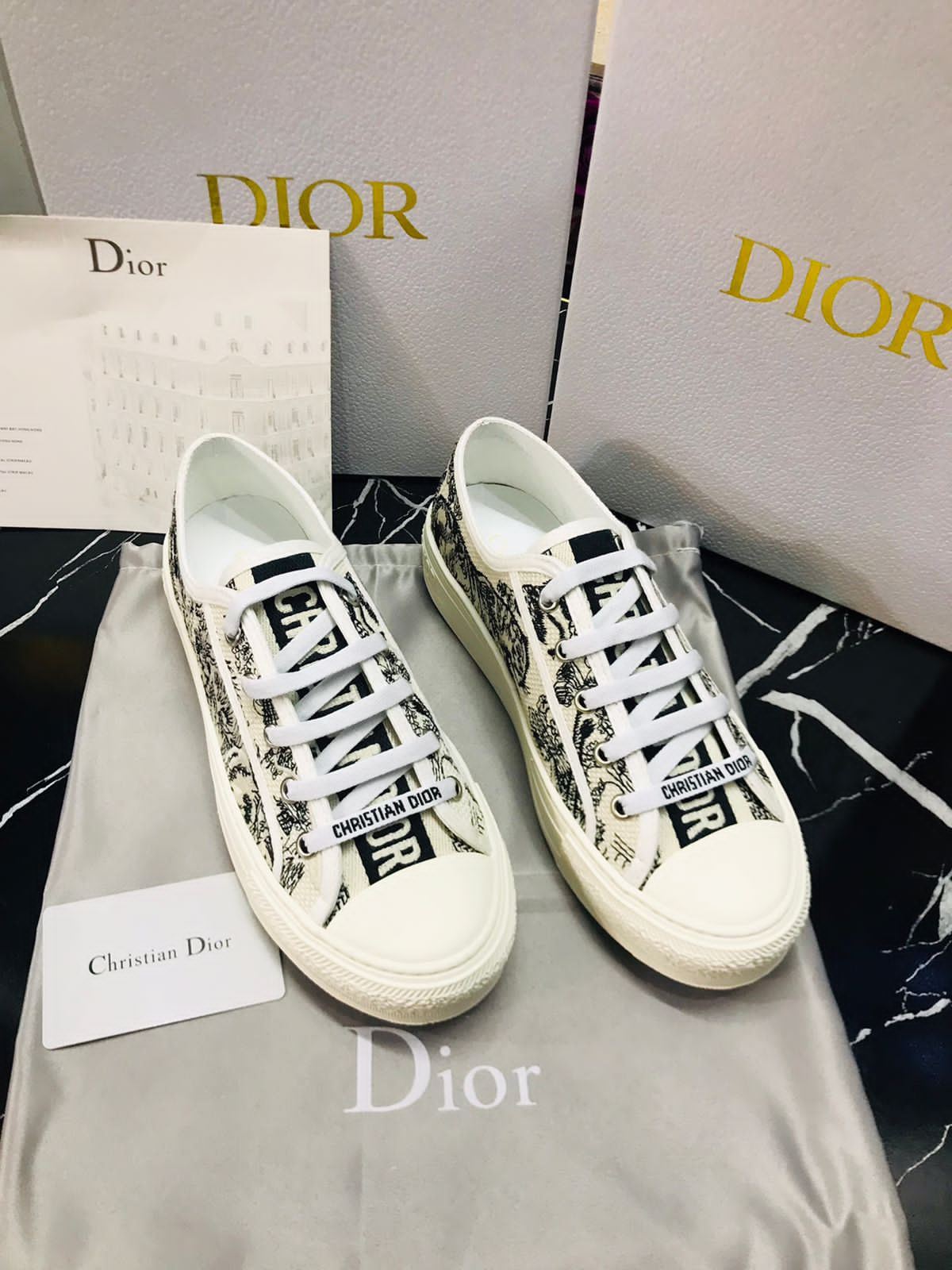 Christian Dior Tenis con bordes de tela