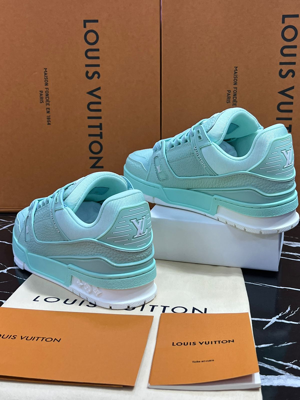 Louis Vuitton Tenis color menta