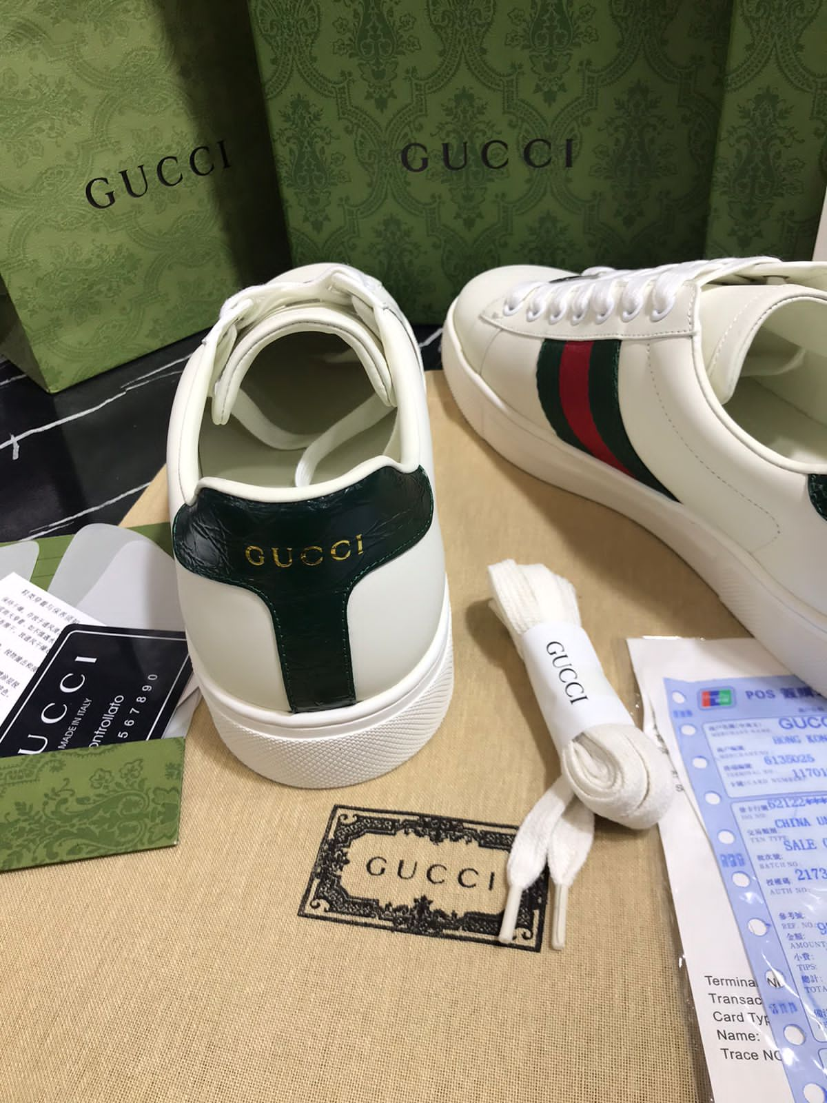 Gucci tenis color blancos Caballero