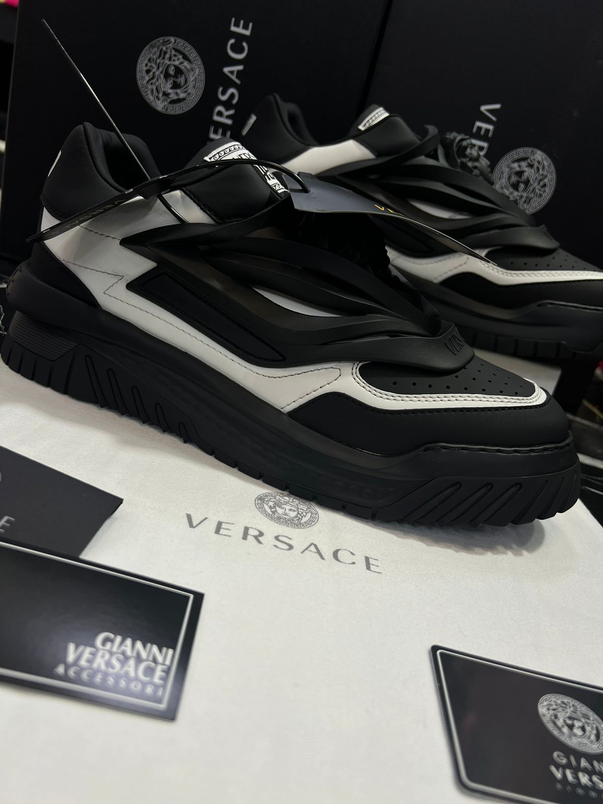 Versace color negro Caballero