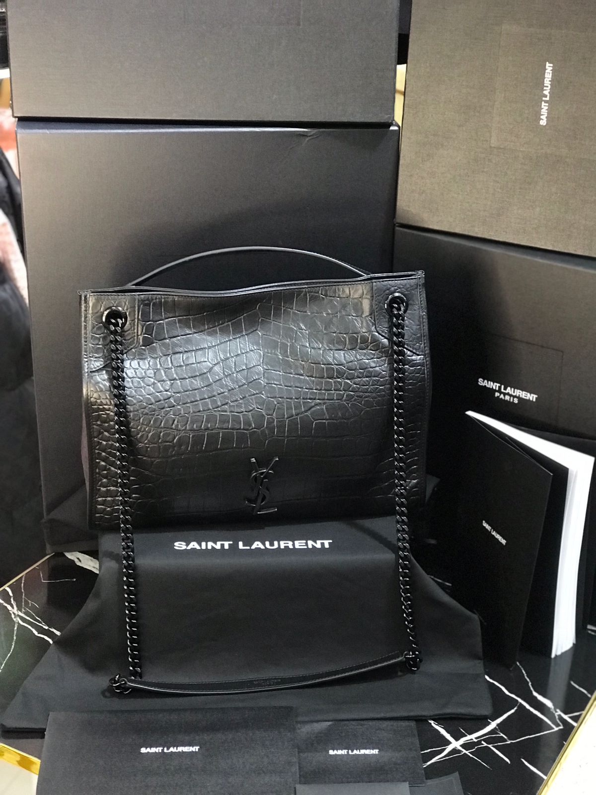 Saint Laurent Negro Piel