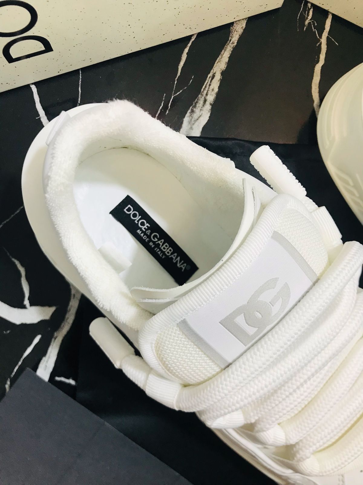 Dolce Gabbana tenis color blancos Caballero