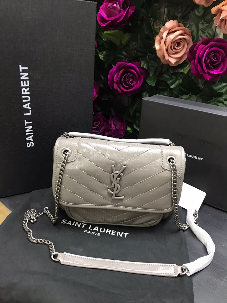 Saint Lauren YSL Gris Piel