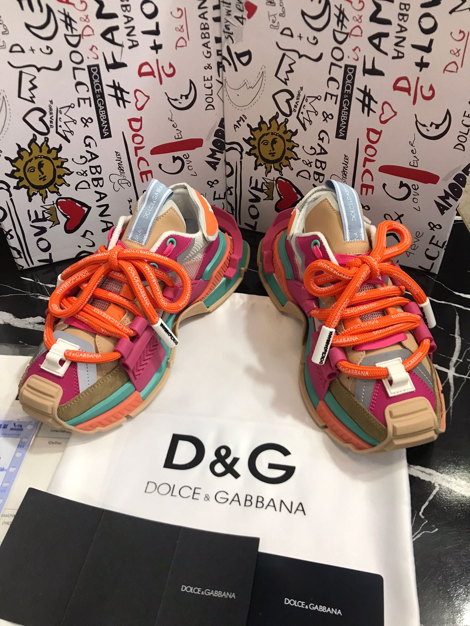 Dolce Gabbana Tenis de colores