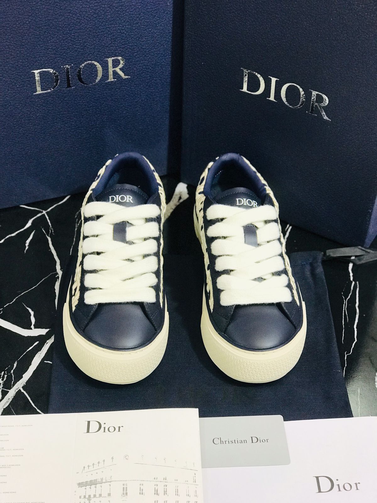 Christian Dior tenis color negro Caballero