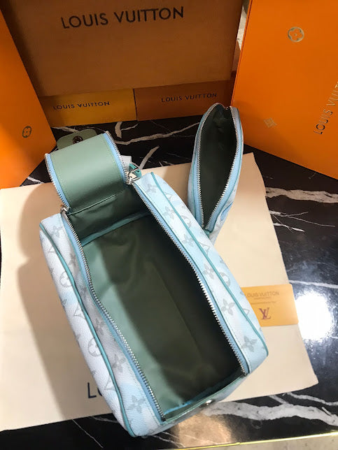 Louis Vuitton Neceser Azul Piel