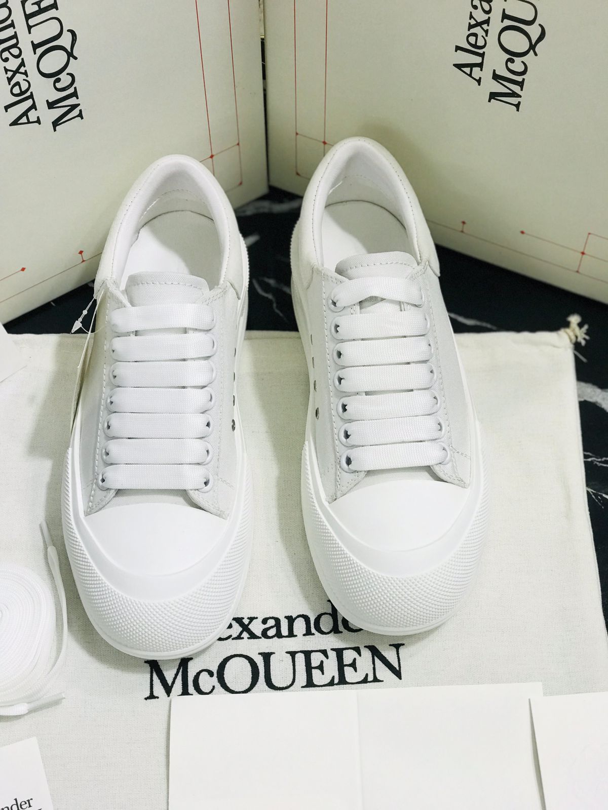 Tenis Alexander Mc Queen BLANCOS