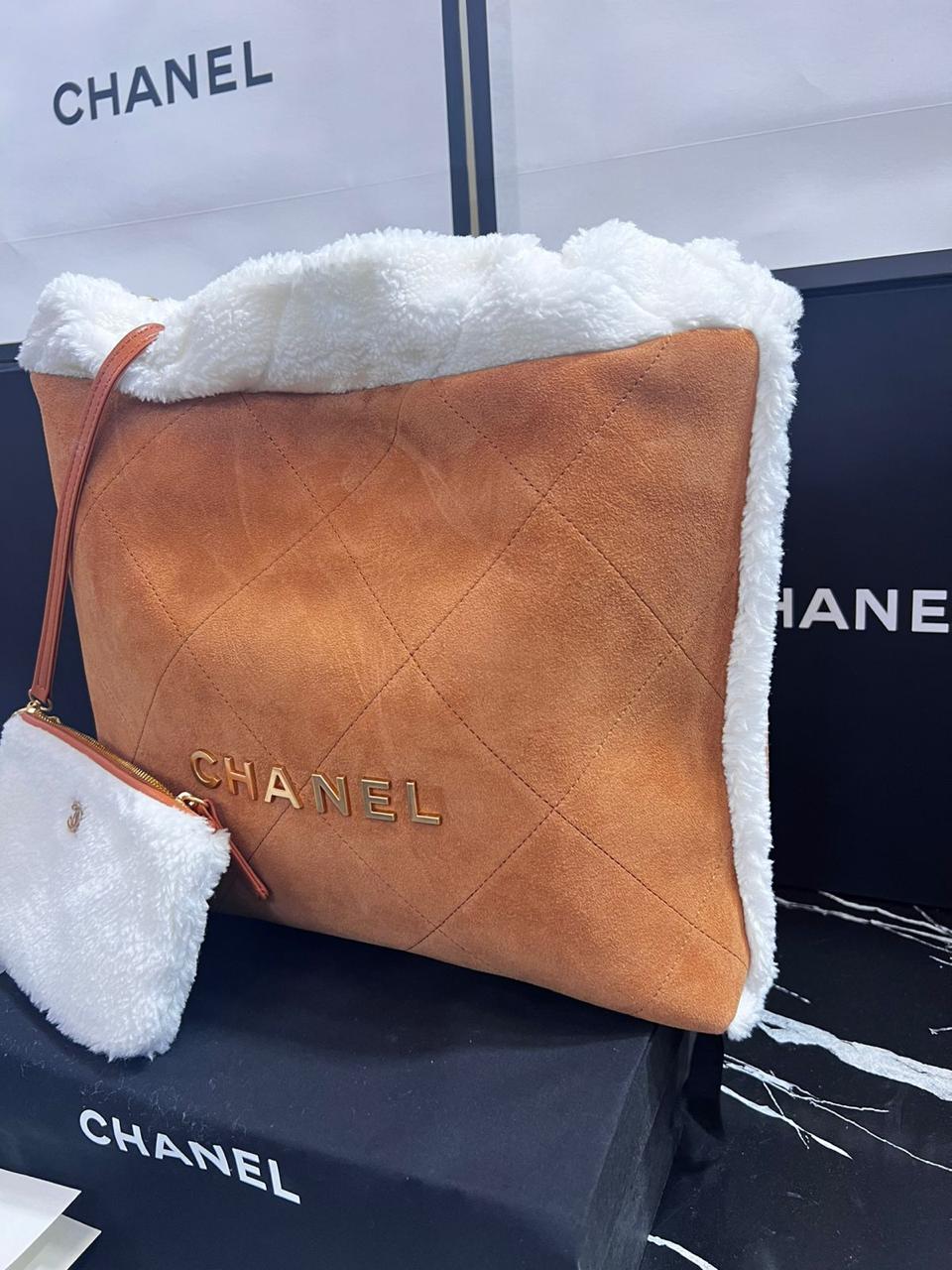 Chanel Café Afelpado Gamuza con Piel