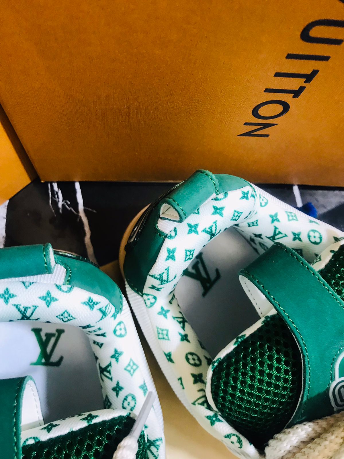 Louis Vuitton Tenis blancos con verde Caballero