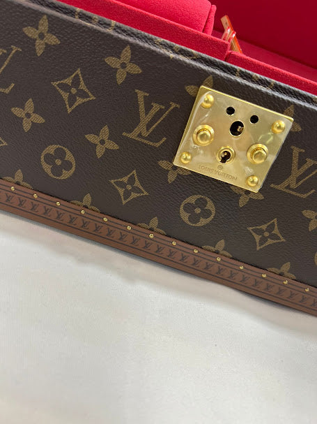 Louis Vuitton alhajero y porta reloj