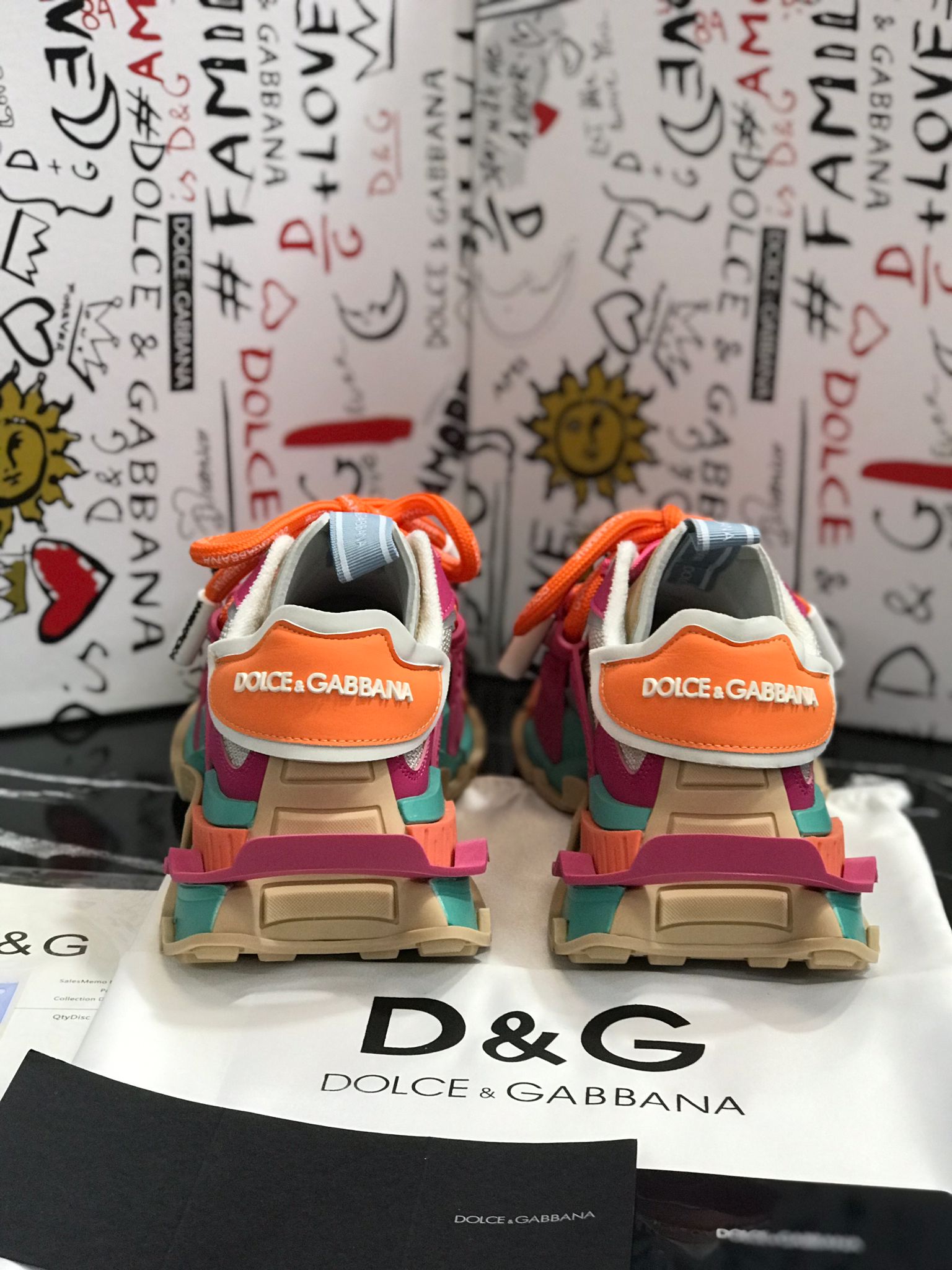 Dolce Gabbana Tenis de colores