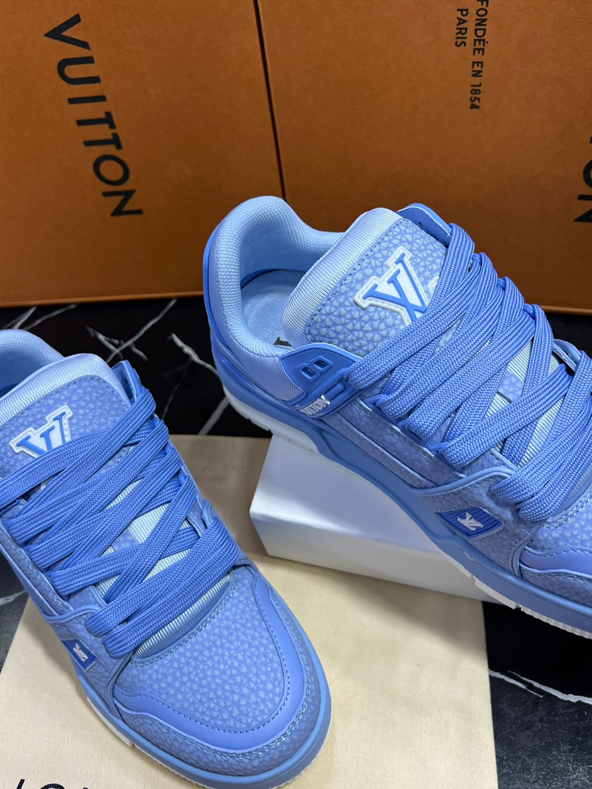 Louis Vuitton Tenis color azul