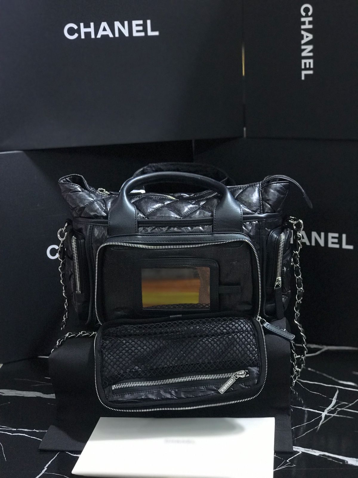 Chanel Edición Especial Negro Piel y Textil con brillitos