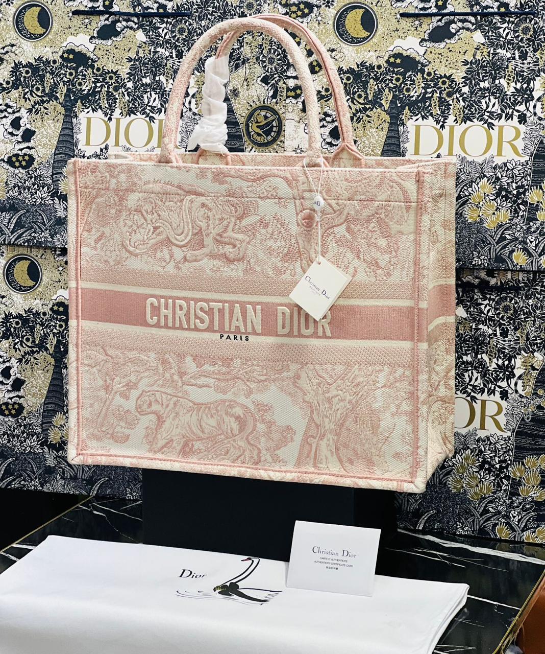 Cristian Dior bordada