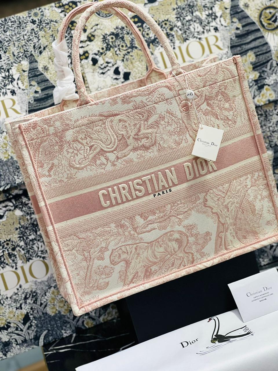 Cristian Dior bordada