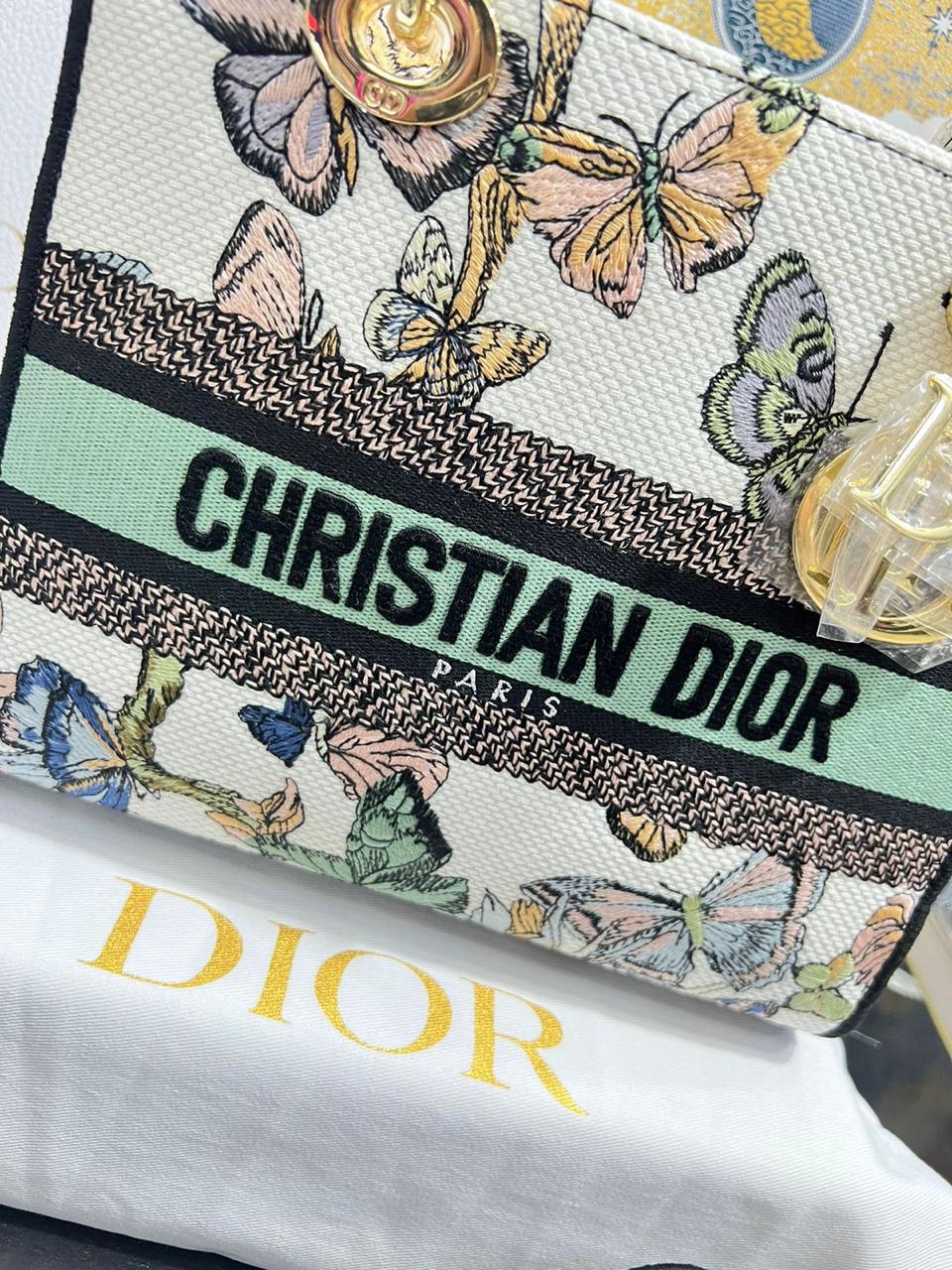 Cristian Dior bordada