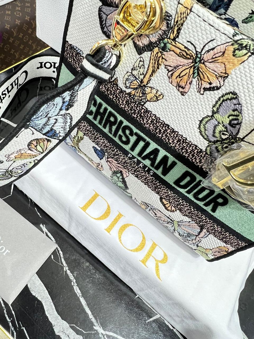 Cristian Dior bordada