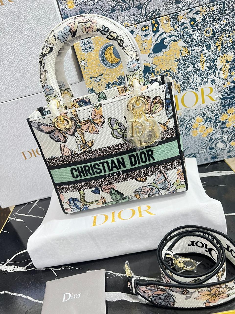 Cristian Dior bordada