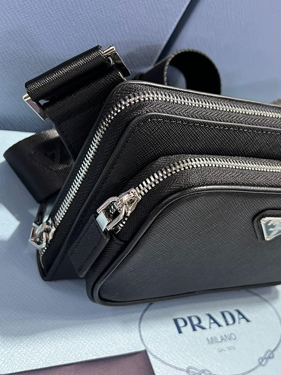 Prada bandolera