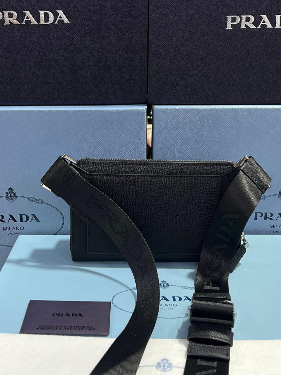 Prada bandolera