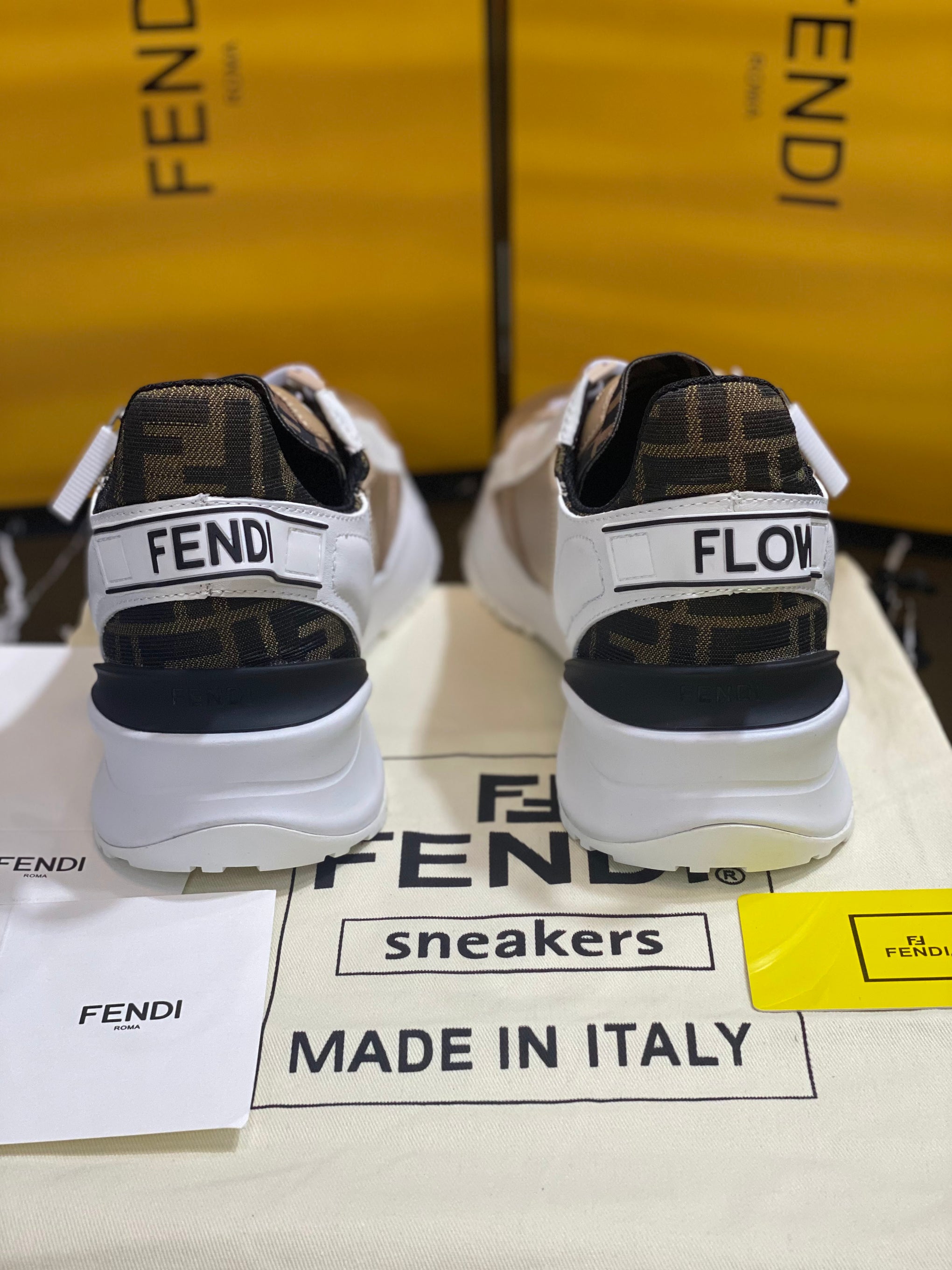 Fendi Tenis color café Caballero