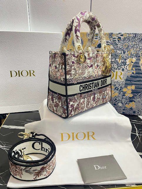 Christian Dior Bordada Patrón Flores Tela