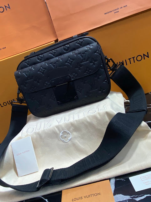 Louis Vuitton Negra Piel