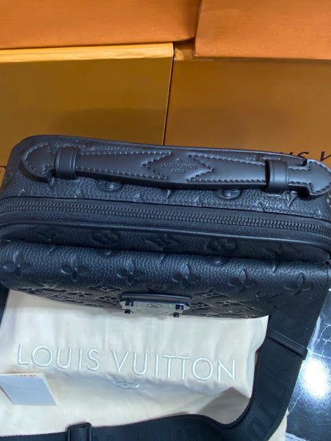 Louis Vuitton Negra Piel