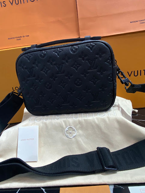 Louis Vuitton Negra Piel