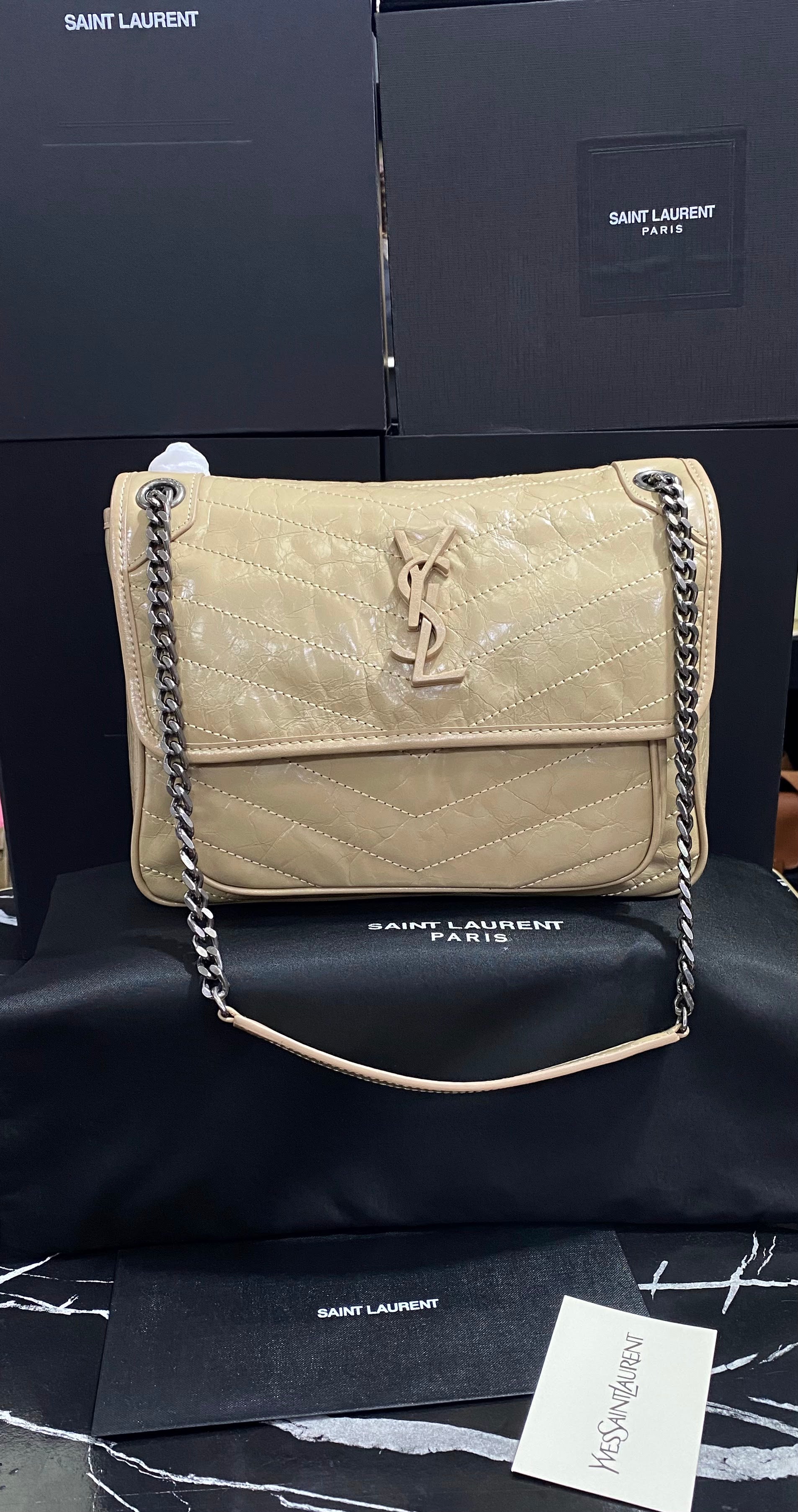 Saint Laurent Beige Piel