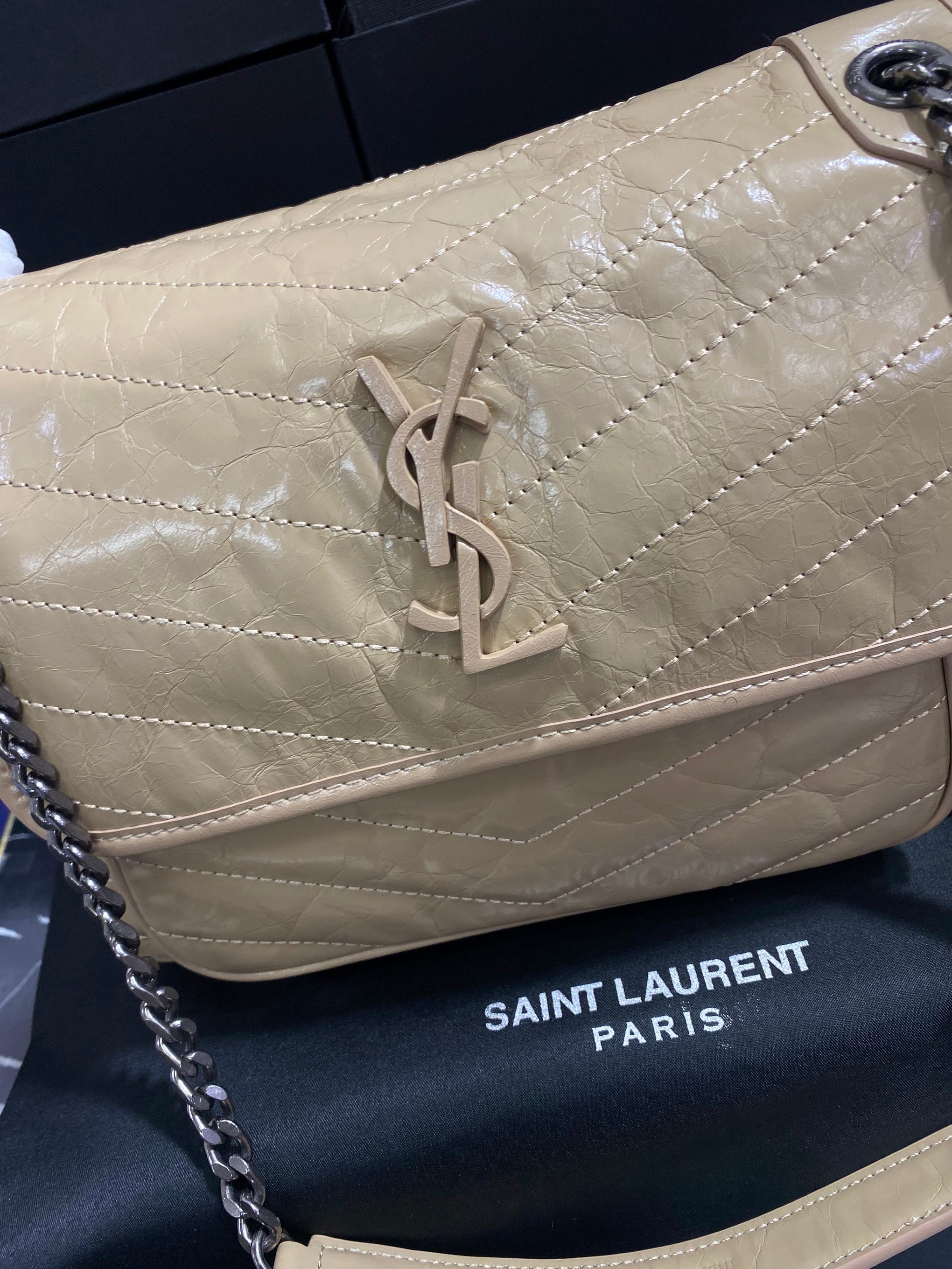 Saint Laurent Beige Piel