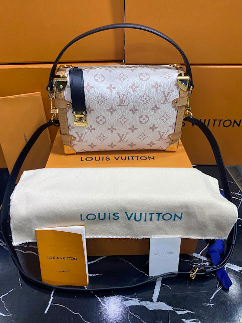 Louis Vuitton Blanca Asa Negro Piel