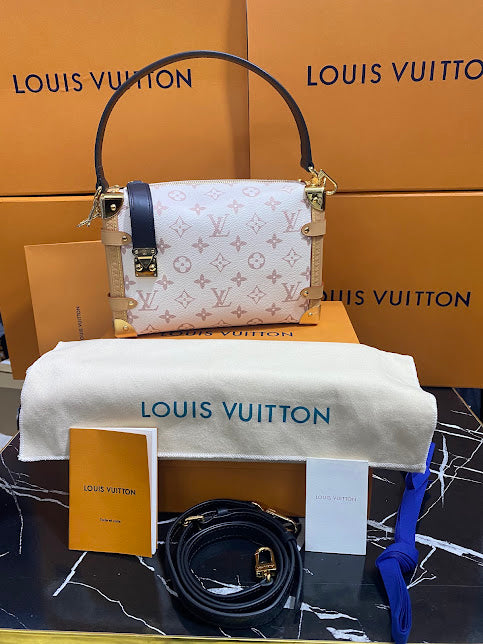 Louis Vuitton Blanca Asa Negro Piel