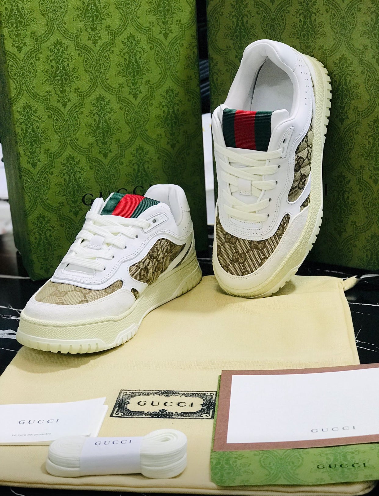 Gucci tenis color blancos Caballero