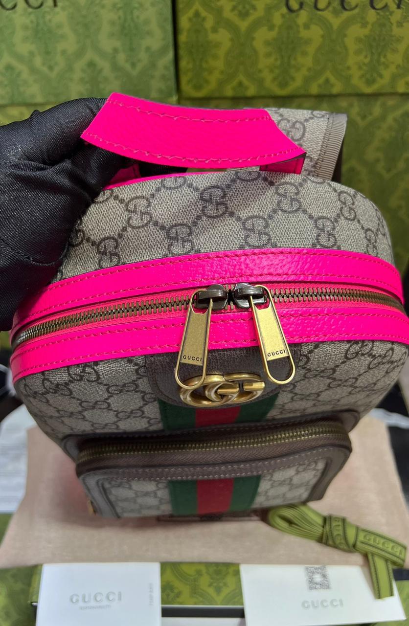 Gucci mochila con borde morado