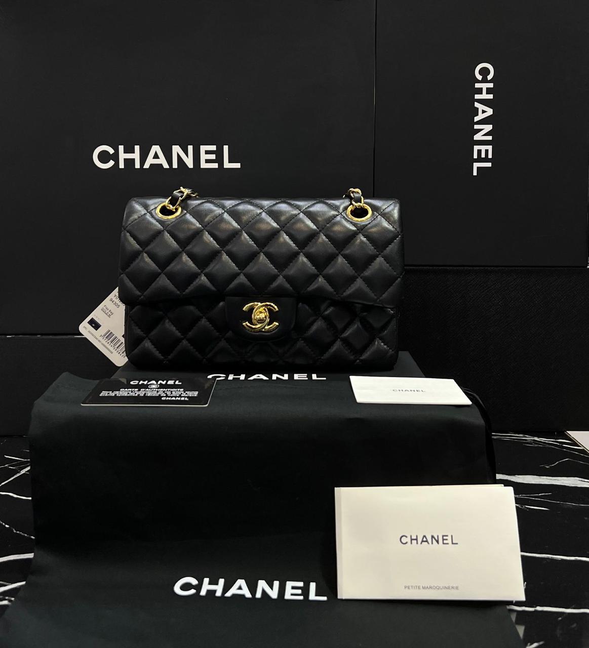 Chanel piel negra