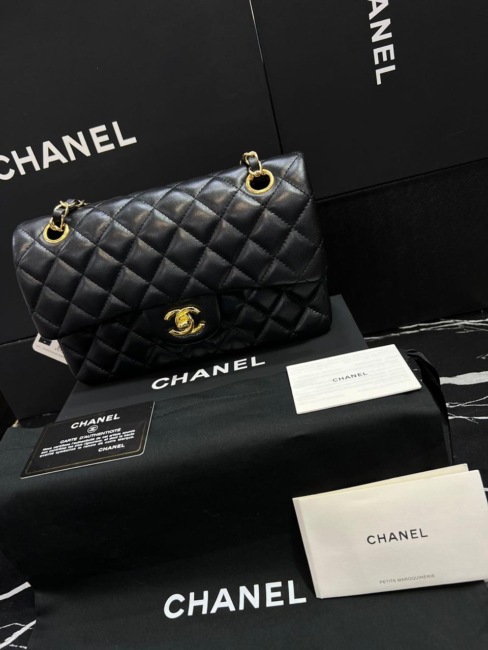 Chanel piel negra