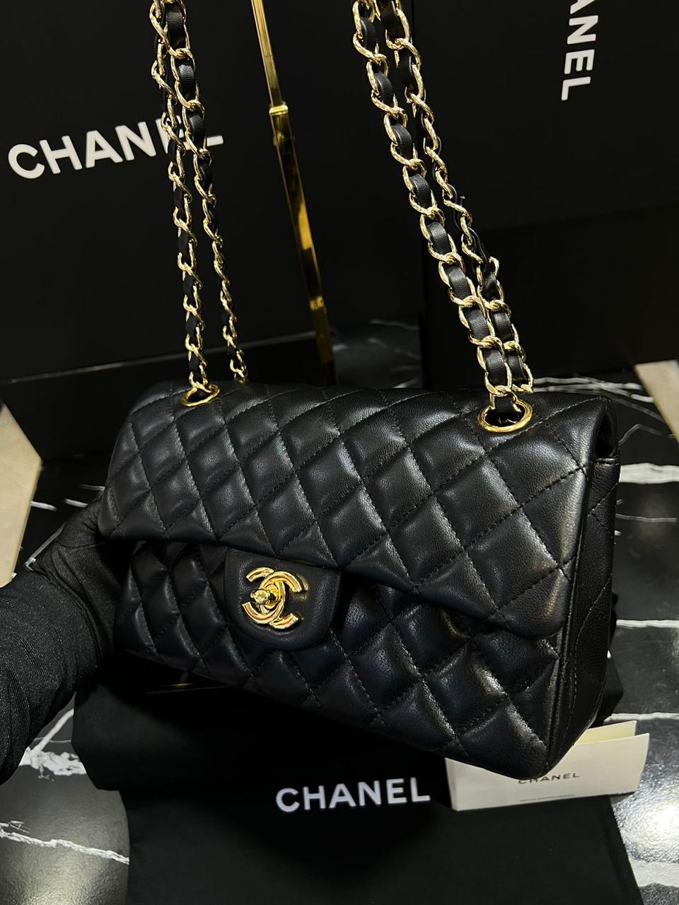 Chanel piel negra