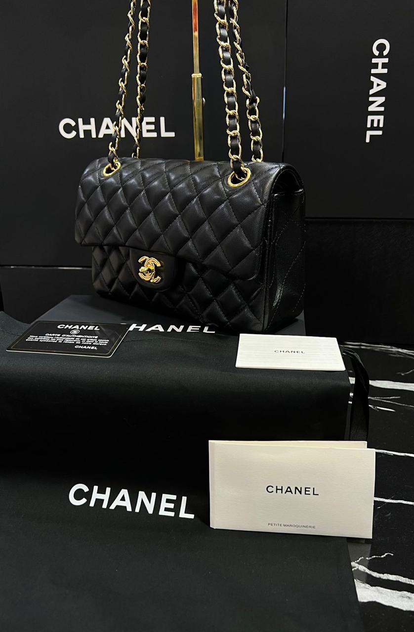 Chanel piel negra