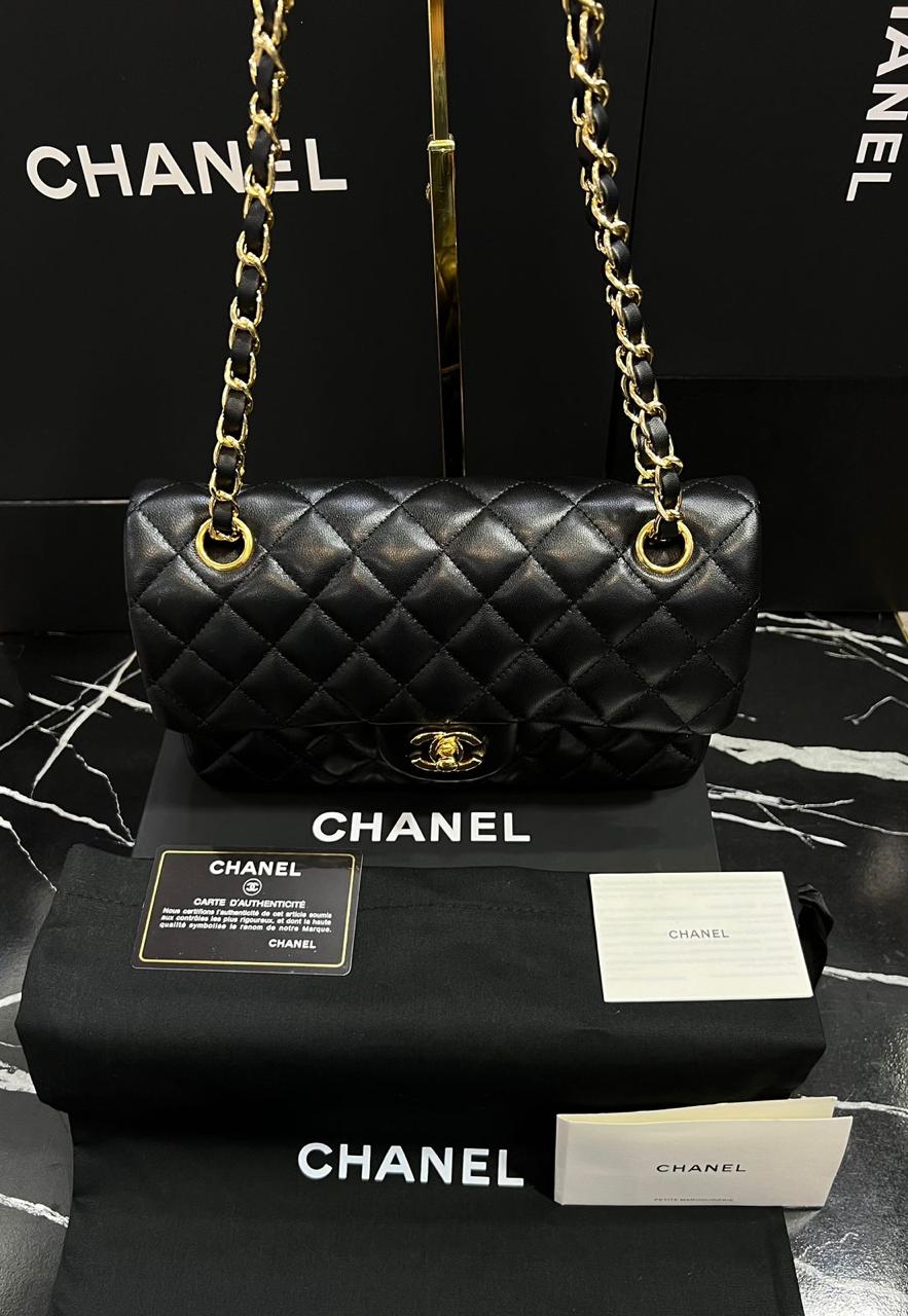 Chanel piel negra