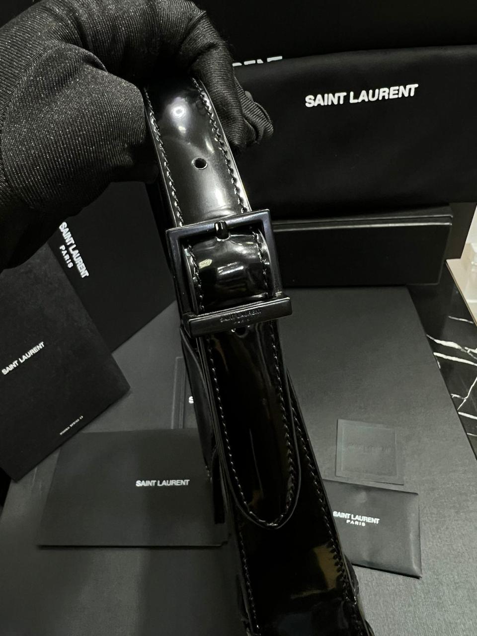 Saint Laurent YSL piel lisa