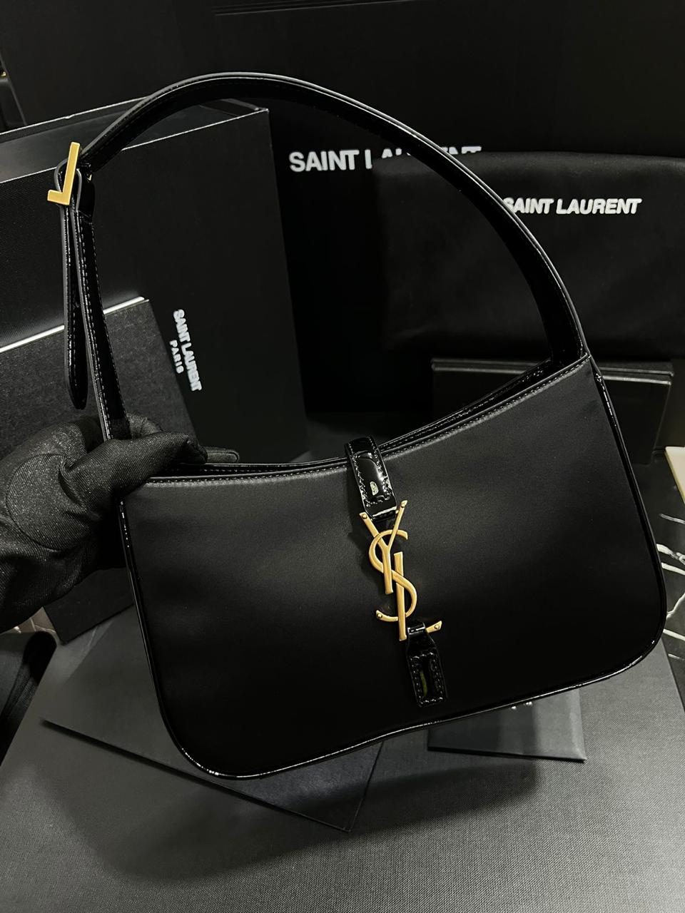 Saint Laurent YSL piel con acabados en tela y charol