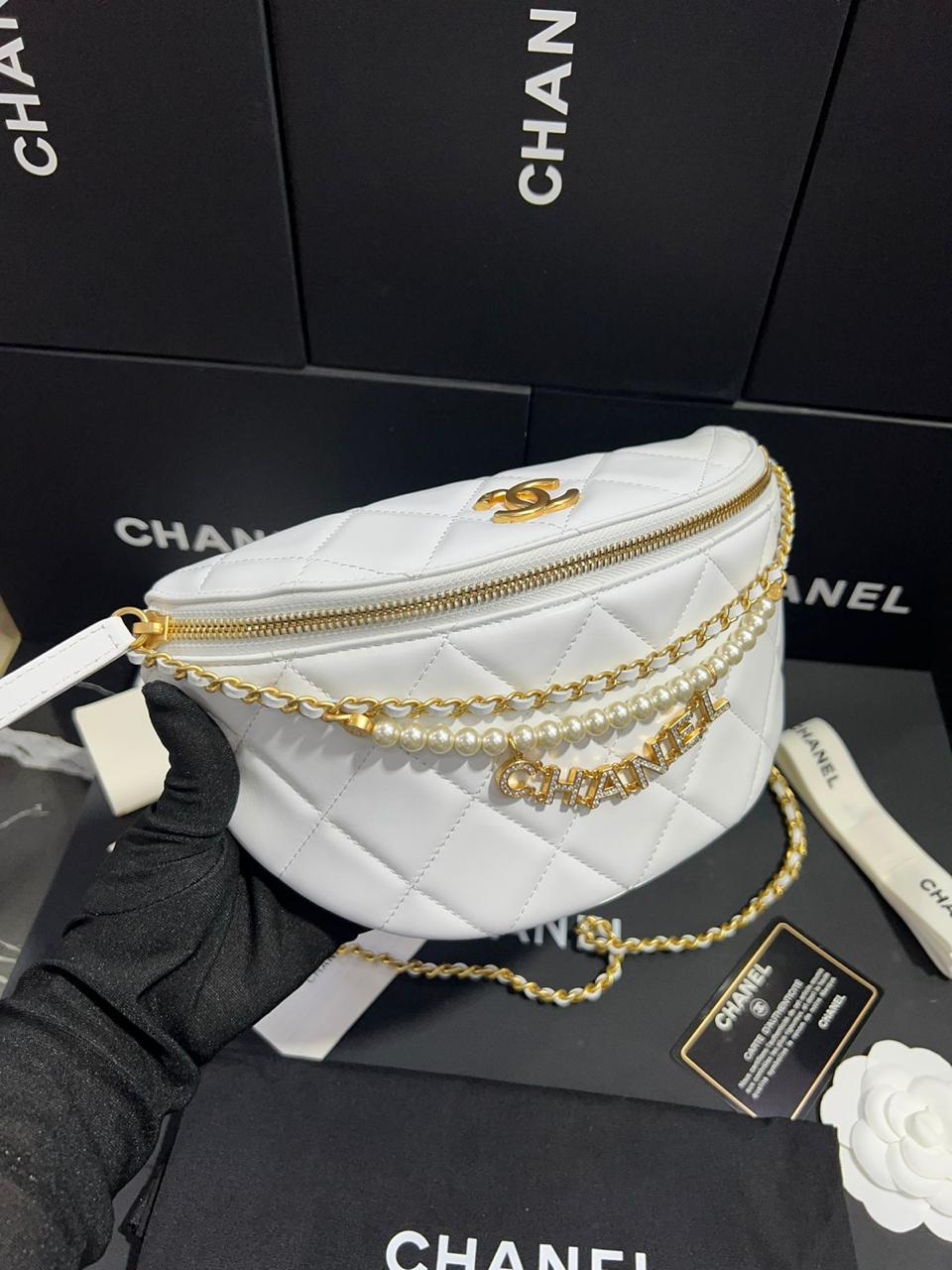 Chanel G5 Riñonera piel de cordero brillante