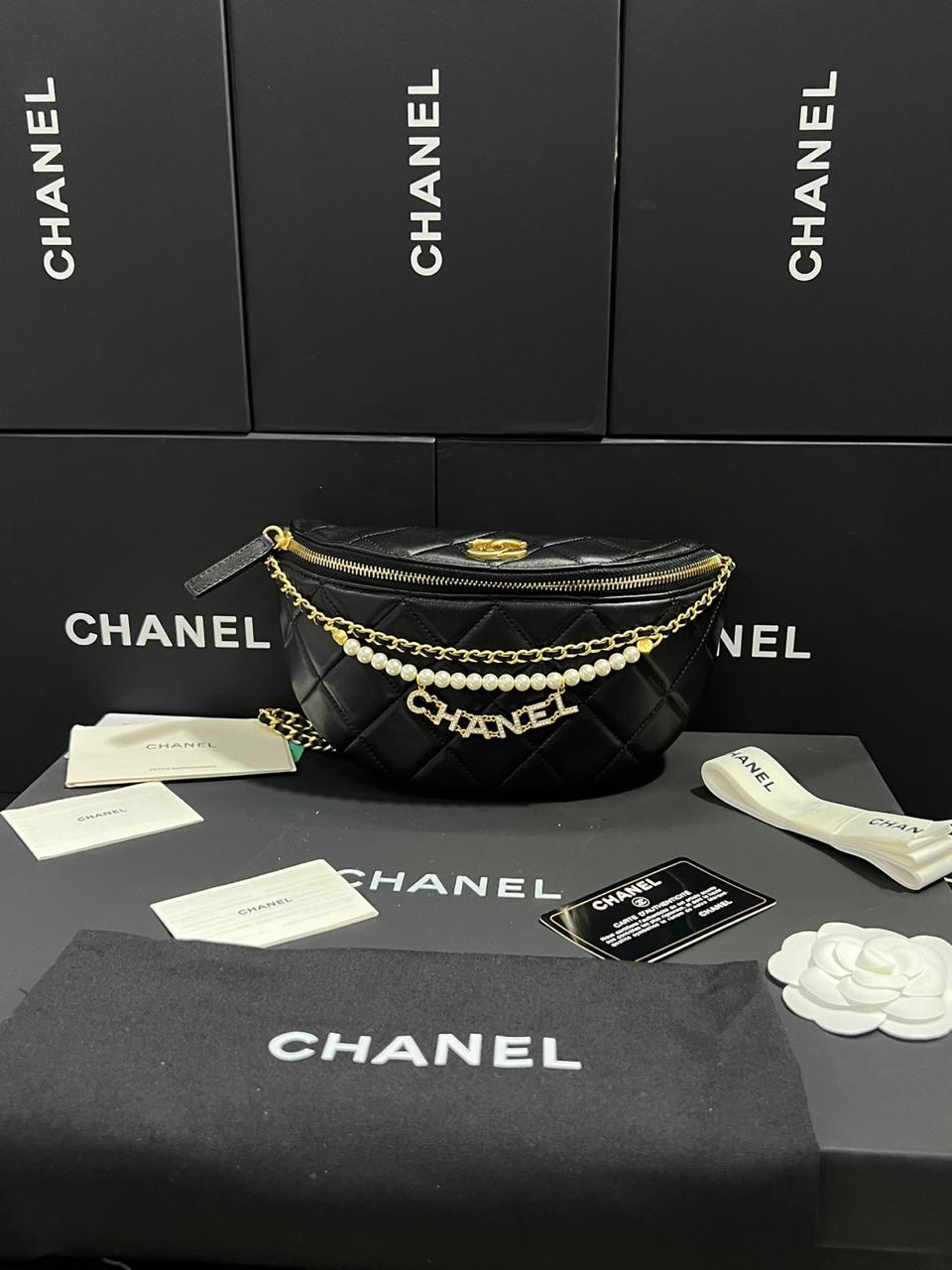 Chanel G5 Riñonera piel de cordero brillante