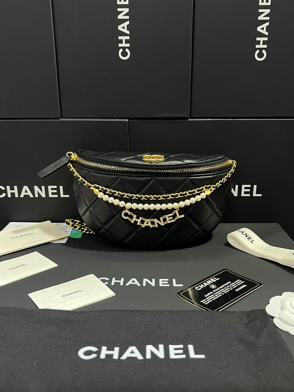 Chanel G5 Riñonera piel de cordero brillante